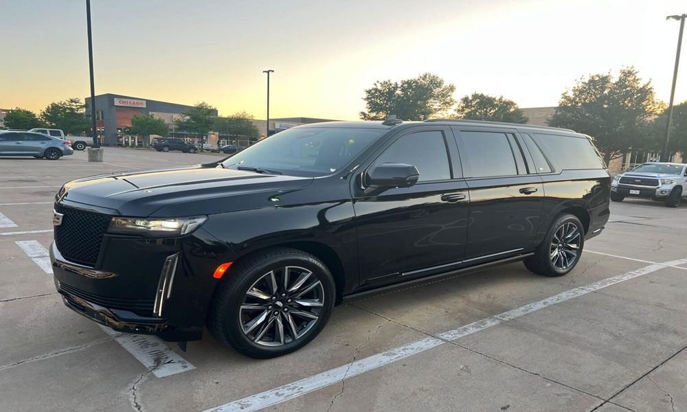 Luxury black SUV for corporate and airport limo car service in Dallas, TX
